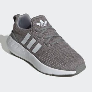 NEW Adidas Swift Run 22 Shoes Sneakers